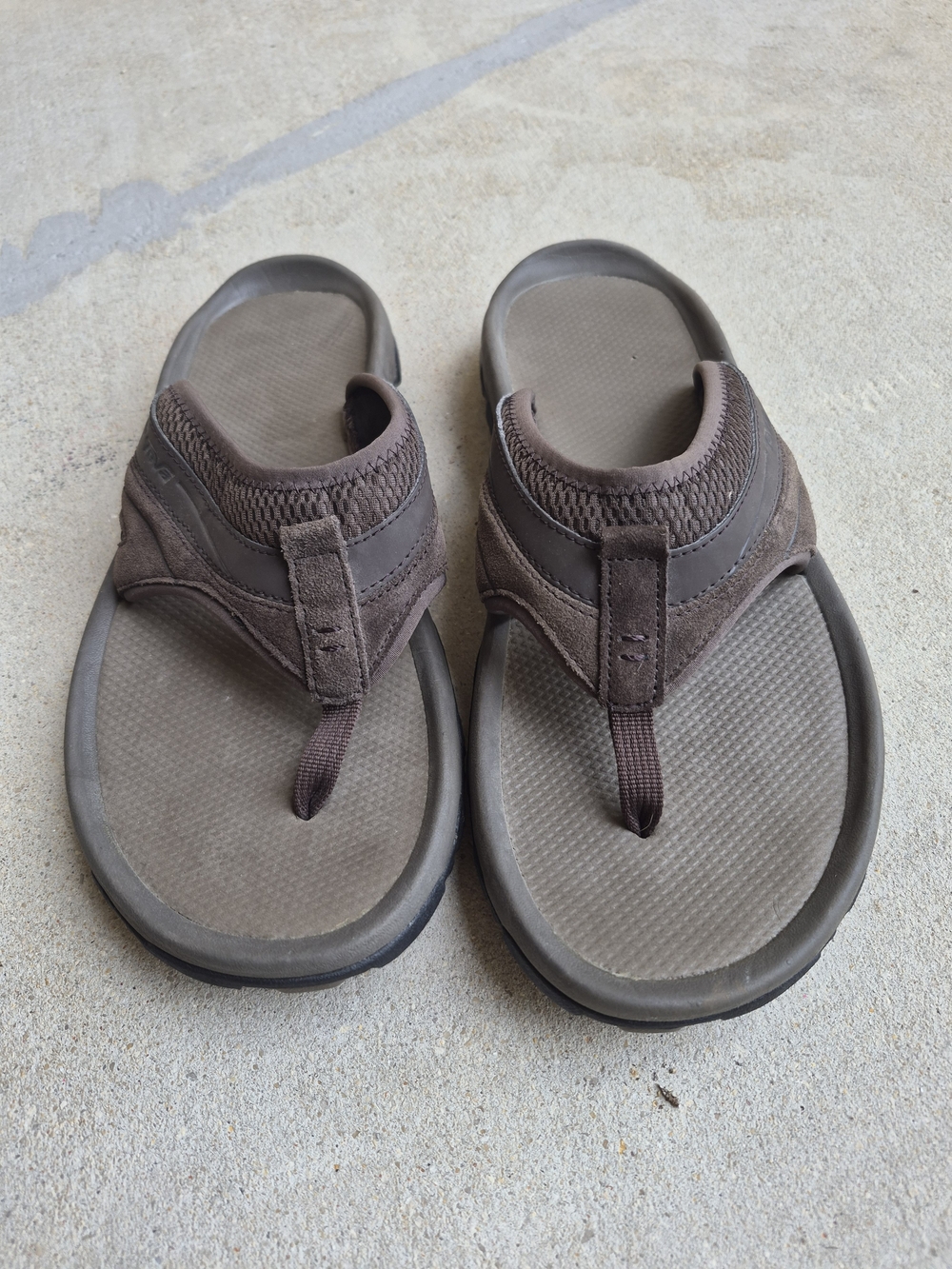 Teva Men's Brown Suede Thong Sandals Size 10